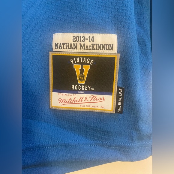 NWT Mitchell Ness NHL Nathan MacKinnon Colorado Avalanche Hockey Jersey Small - Picture 3 of 13